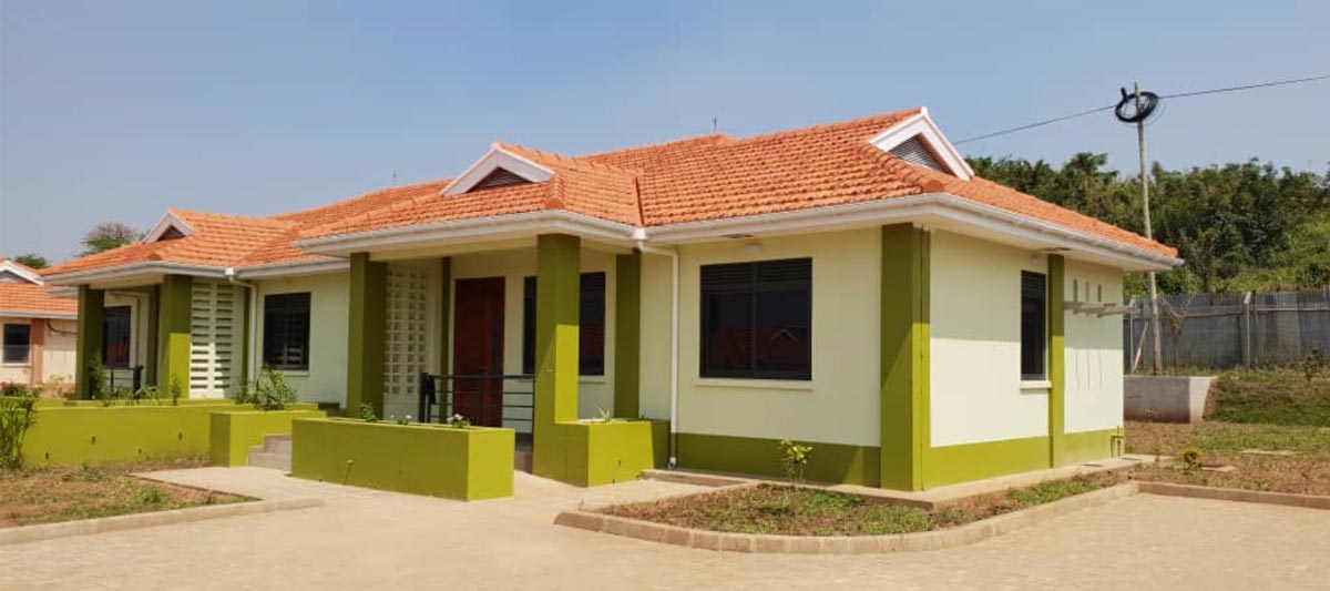 Estaci&oacute;n de energ&iacute;a de Karuma Hydro-Campamento de empleadores